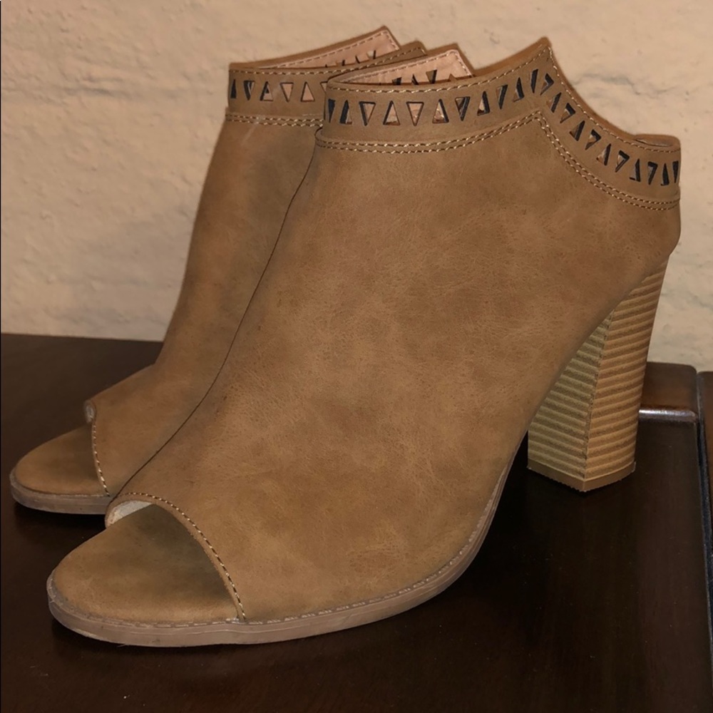 Report boot heels